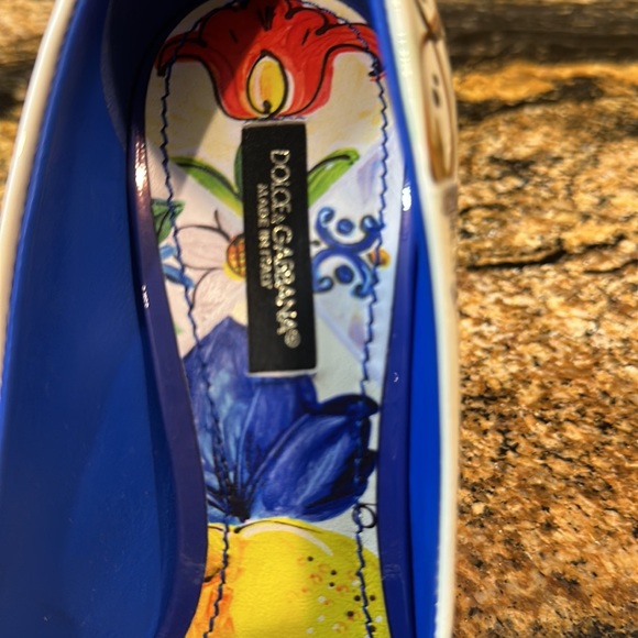 Never worn patent leather painted Majorca dolce and gabbana pumps. Size 36(6) - Picture 6 of 7